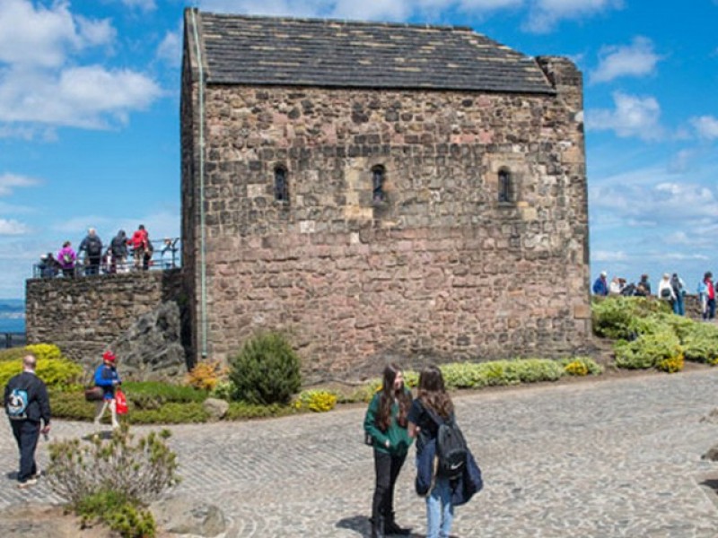 Private Walking Tour of Royal Mile and Edinburgh Castle