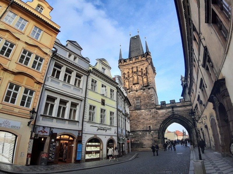 Charles Bridge - Quest tours of Prague