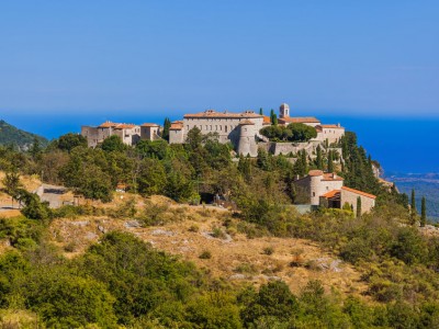 The Western of the French Riviera and its Hilltop Villages