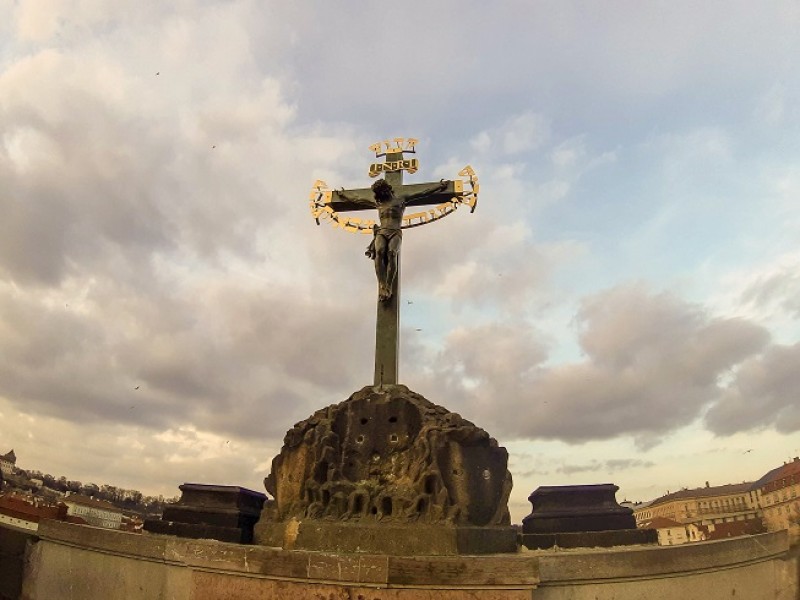 Charles Bridge - Quest tours of Prague