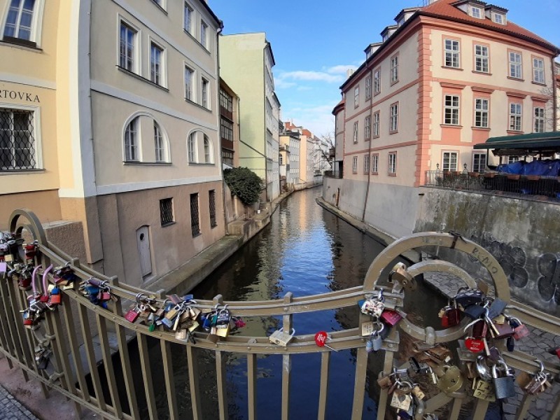 Charles Bridge - Quest tours of Prague