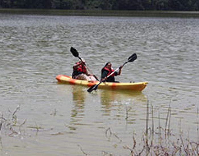 Lake duluti canoeing day trip