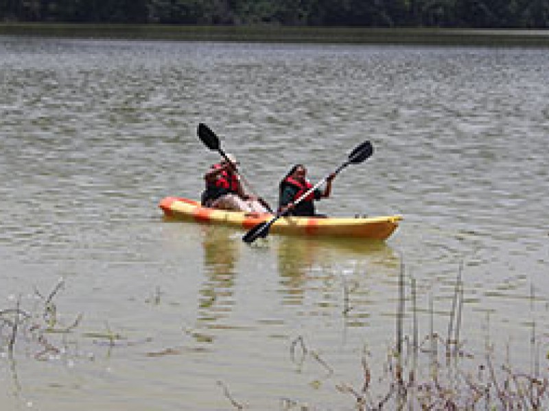 Lake duluti canoeing day trip