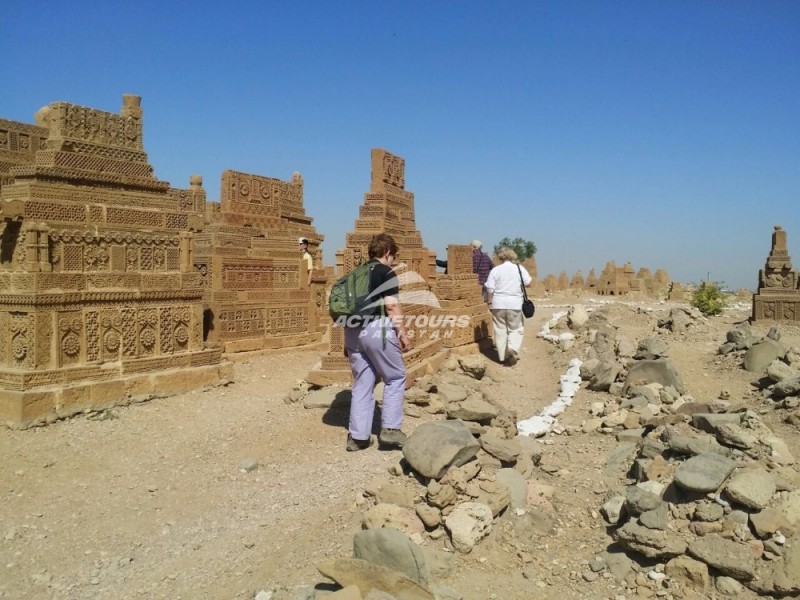 visit mohenjo daro pakistan