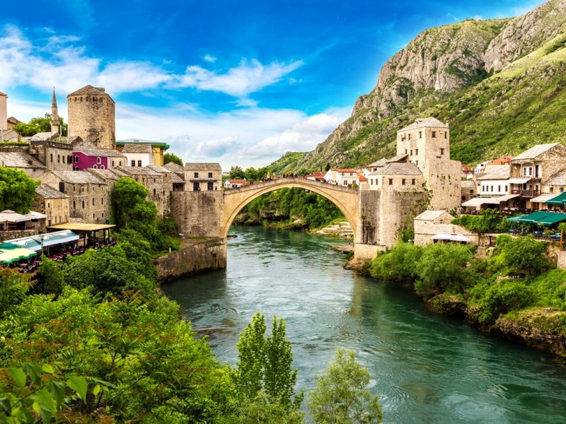 All seasons discovery Bosnia 4 days tour from Sarajevo. Private tour from Monterrasol Travel in minivan. Off the beaten path travel in Bosnia.