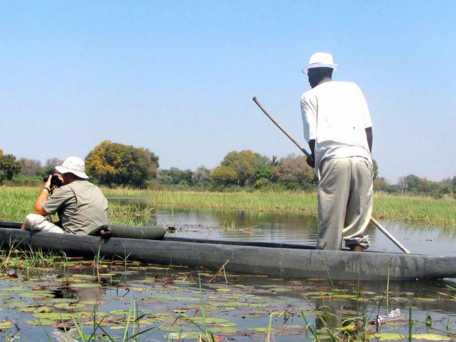 okavango delta canoe safari
