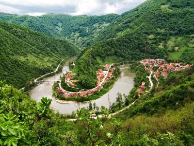 All seasons 11 days Bosnia discovery non-touristy tour from Sarajevo. Monterrasol Travel private tour by car. Off the beaten path travel to Medieval land of Bosnia.